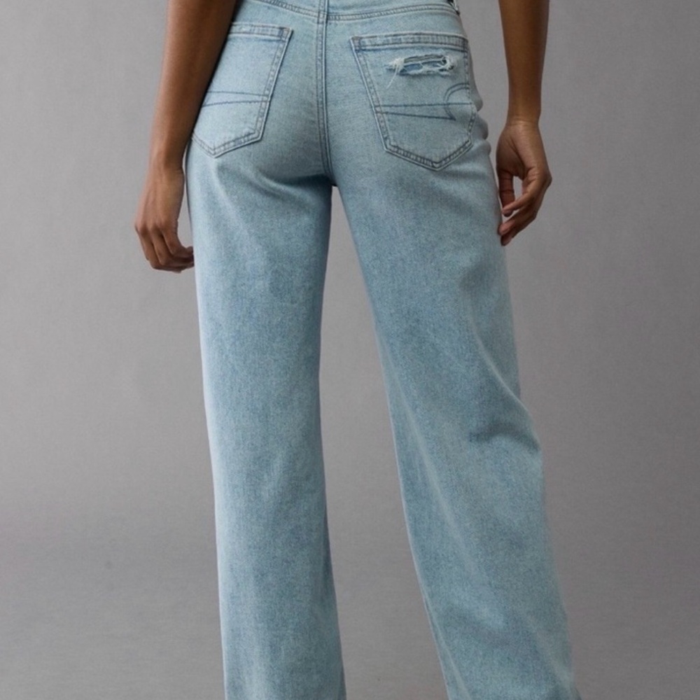 AE Light Wash Wide Leg Women’s Jeans